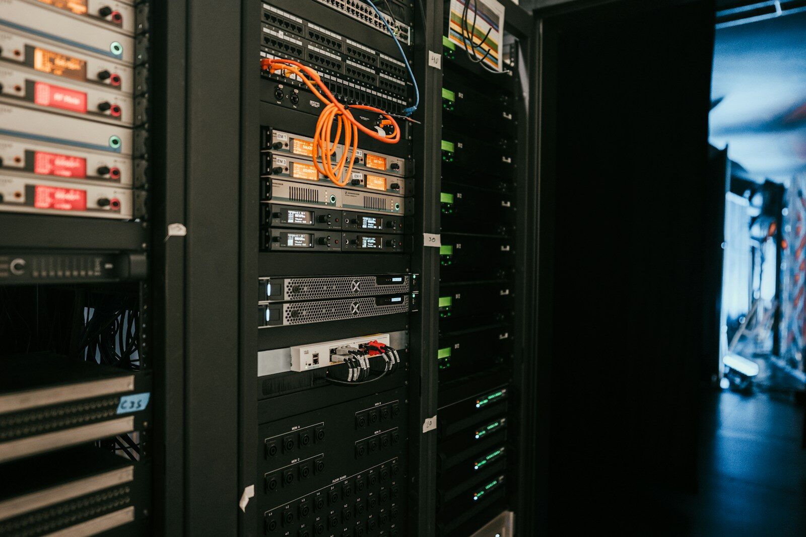 5 Perbedaan Shared Hosting dan VPS: Mana yang Tepat?